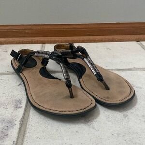 b.o.c. Born Womens 8 Black Faux Leather Strappy Ankle Sandals